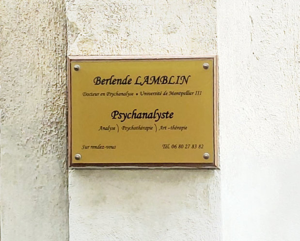 Photo de la plaque de Berlende Lamblin Psychanalyste à Montpellier